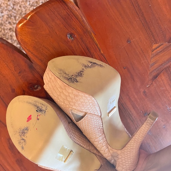 SOLD! Bebe heels! - Picture 4 of 4